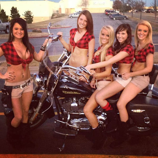 The Busty Waitrons of Twin Peaks Restaurants