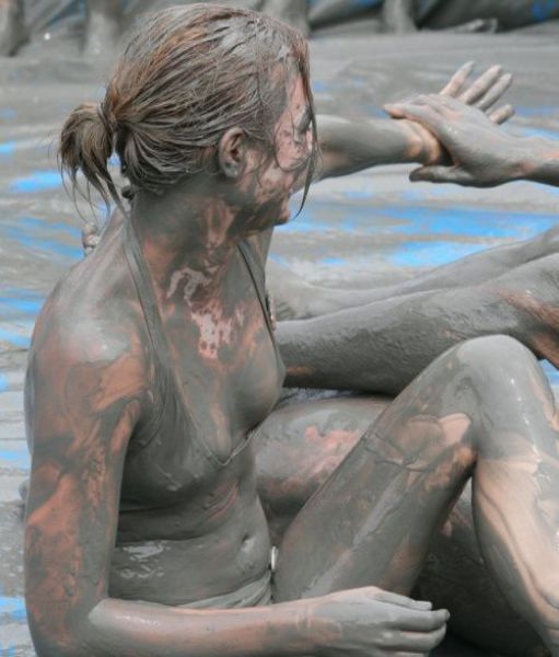 Girls Getting Filthy for Fun