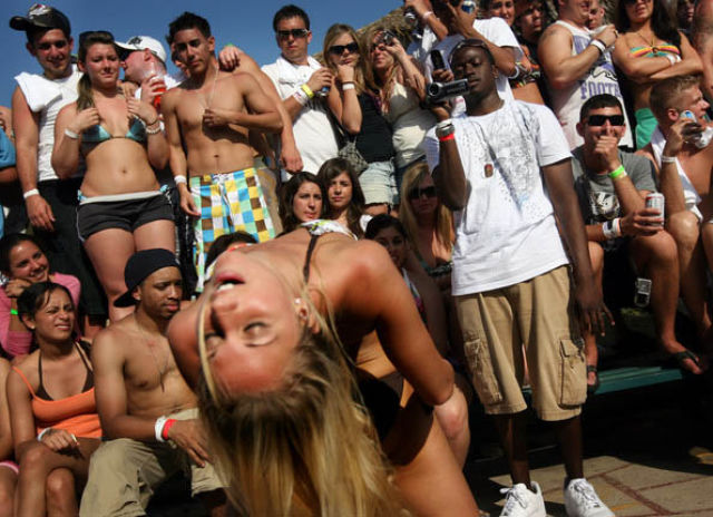 Spring Breakers Know How to Party Hard