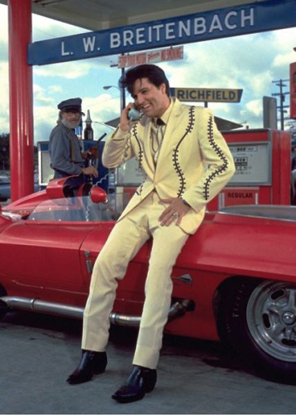 Rare Photos Reveal a Side of Celebs We Don’t Usually See!