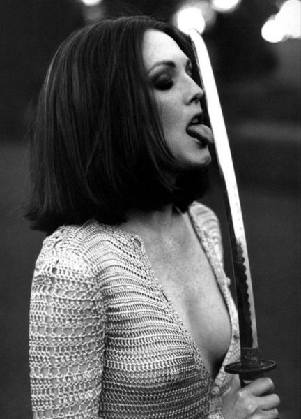 Rare Photos Reveal a Side of Celebs We Don’t Usually See!