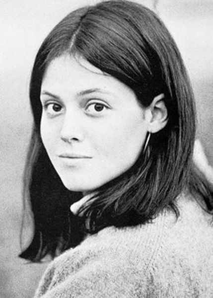 Rare Photos Reveal a Side of Celebs We Don’t Usually See!