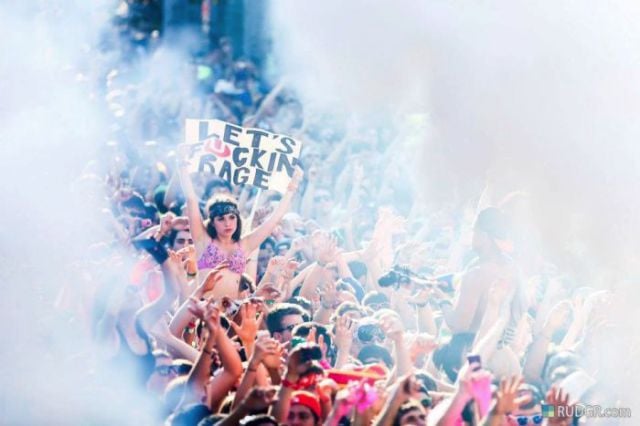 Babes Rocking Out at the Ultra Music Festival