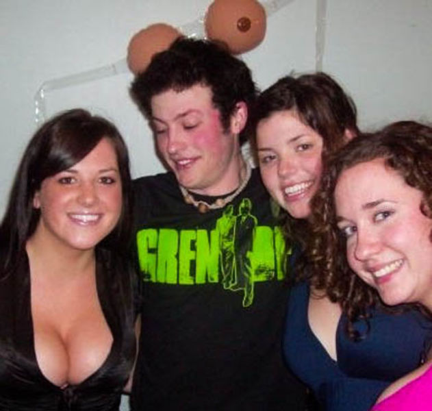 Boobs Can Make It Hard for People Not to Stare