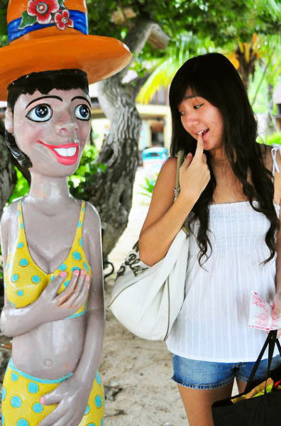 Boobs Can Make It Hard for People Not to Stare