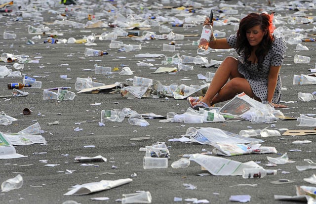 British Girls Get Dolled Up for Ladies Day Debauchery