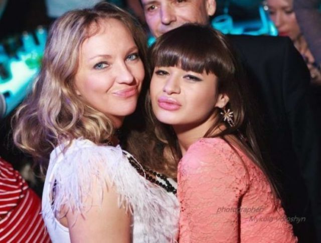 Ukraine Nightclub Girls Have the Same Sense of Style