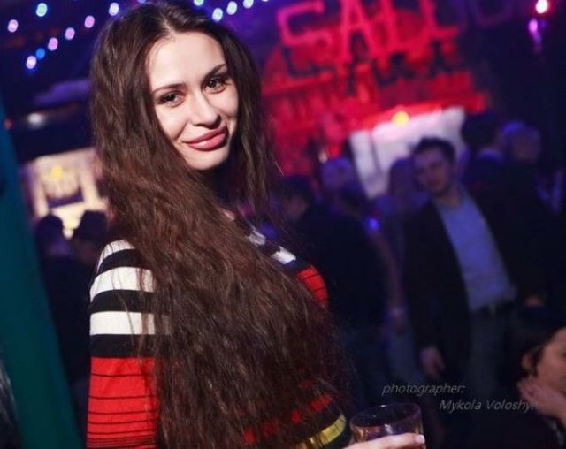 Ukraine Nightclub Girls Have the Same Sense of Style