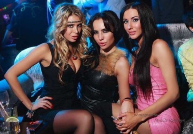Ukraine Nightclub Girls Have the Same Sense of Style