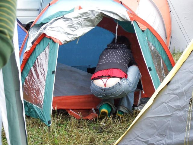 Pull Up Your Pants Girls!