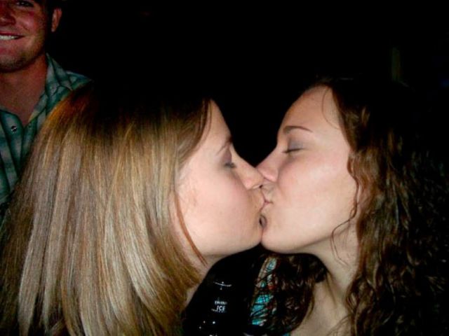 Classic Photobombs of Drunk Girls Kissing Each Other