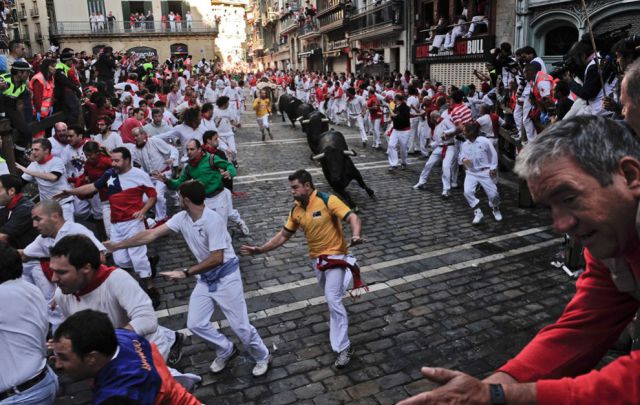 Spanish Bull Racing Ends in Injury