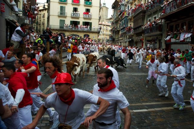 Spanish Bull Racing Ends in Injury