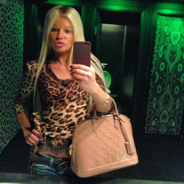 This Girl Never Closes Her Mouth