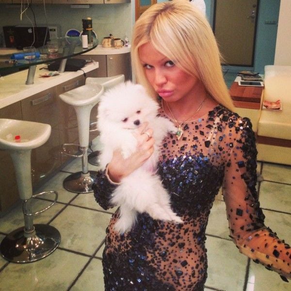 This Girl Never Closes Her Mouth