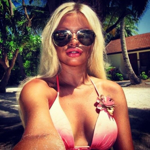 This Girl Never Closes Her Mouth