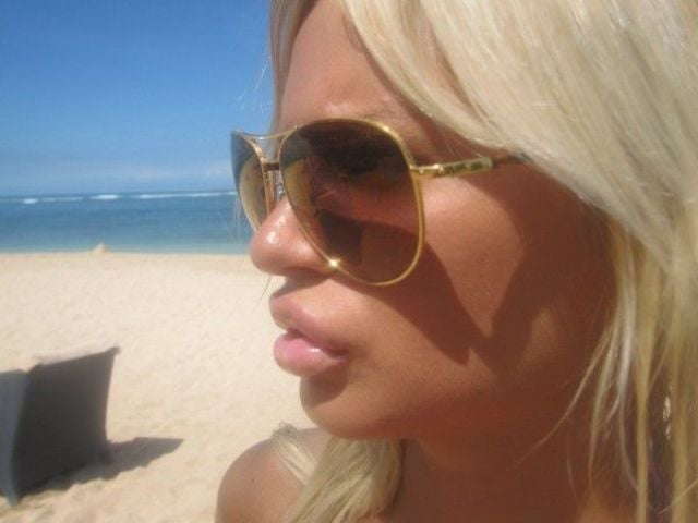 This Girl Never Closes Her Mouth