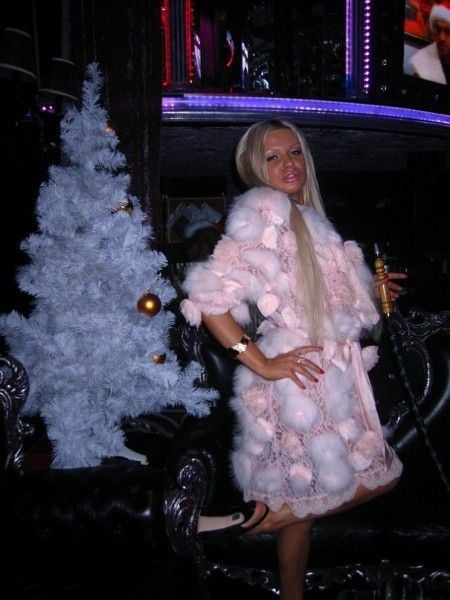 This Girl Never Closes Her Mouth