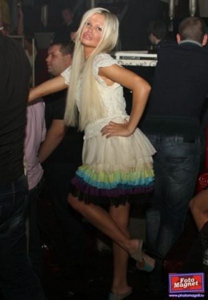 This Girl Never Closes Her Mouth