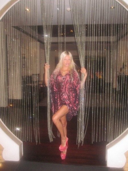 This Girl Never Closes Her Mouth