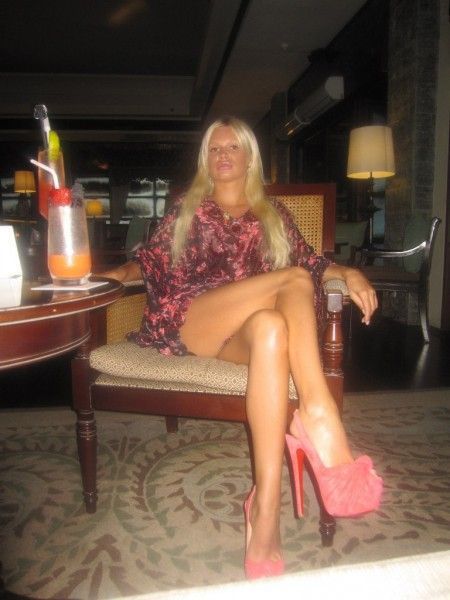 This Girl Never Closes Her Mouth