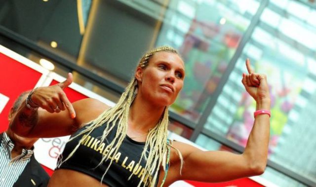 Women Boxers Share an Odd Moment in Public