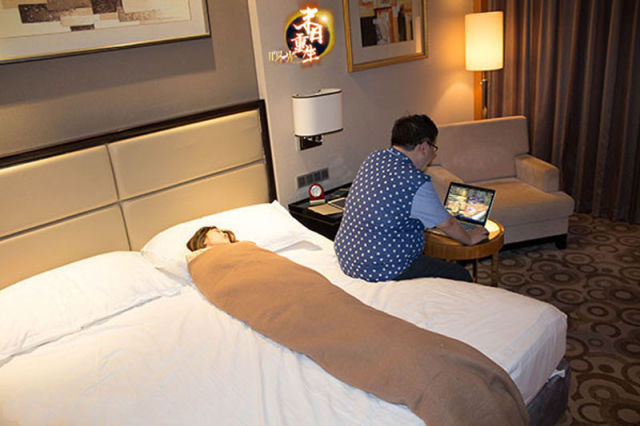 This Is One Way to Get Revenge on a Geeky Gamer