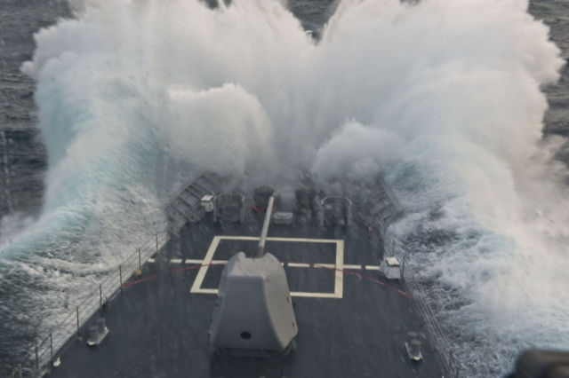 Great Photos of Navy Ships in the Middle of the Ocean
