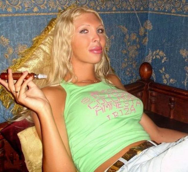 The Crazy Things Girls Do for "Beauty"