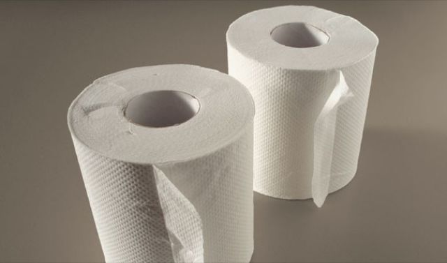 Bizarre Food Etiquette Rules You Need to Know