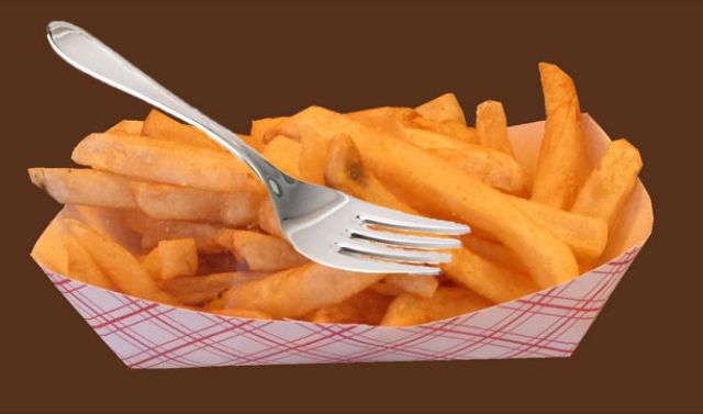 Bizarre Food Etiquette Rules You Need to Know