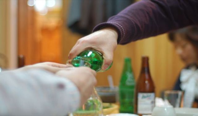 Bizarre Food Etiquette Rules You Need to Know