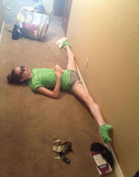 Some Sexy Stretching Girls