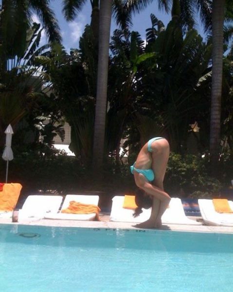 Some Sexy Stretching Girls