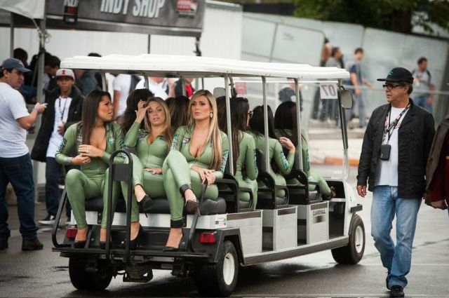 The Beautiful Brazilian Auto Show Girls Don’t Disappoint