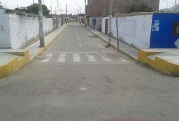 These Construction Workers Should Be Fired Immediately