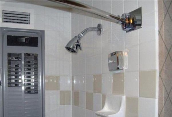 These Construction Workers Should Be Fired Immediately