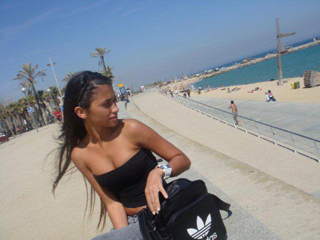 The Beautiful Wife of the World’s Highest Paid Football Star