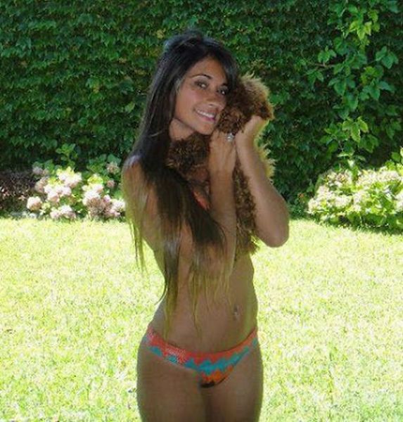 The Beautiful Wife of the World’s Highest Paid Football Star