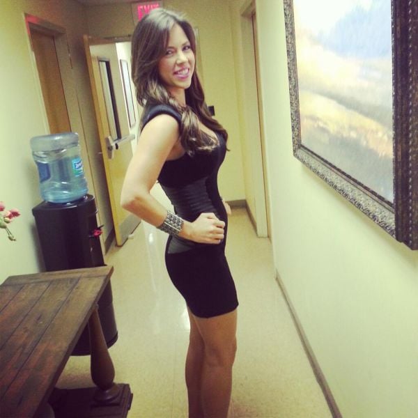 Tight Dresses Make These Girls Even Hotter