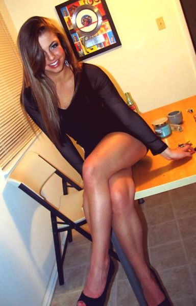 Tight Dresses Make These Girls Even Hotter