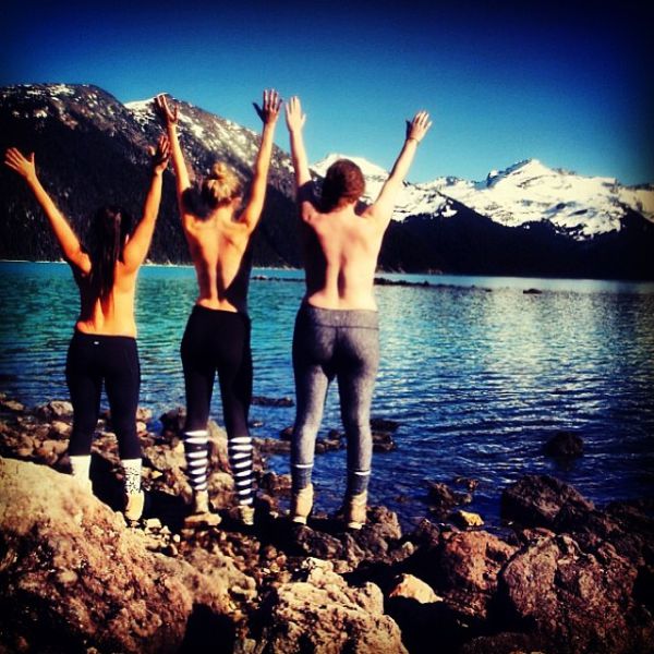 Topless Holiday Snaps Are the Newest Internet Trend