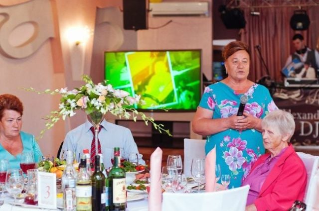 Ridiculous and Funny Wedding Photos