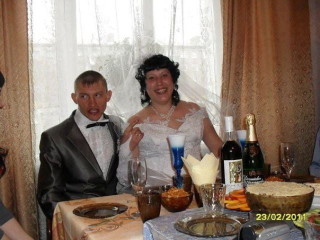Ridiculous and Funny Wedding Photos