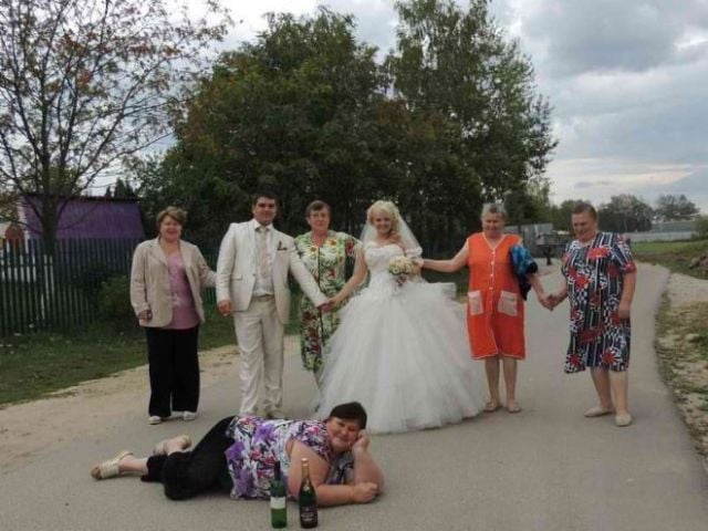 Ridiculous and Funny Wedding Photos