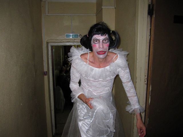 Ridiculous and Funny Wedding Photos