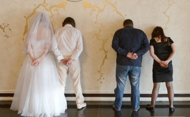 Ridiculous and Funny Wedding Photos
