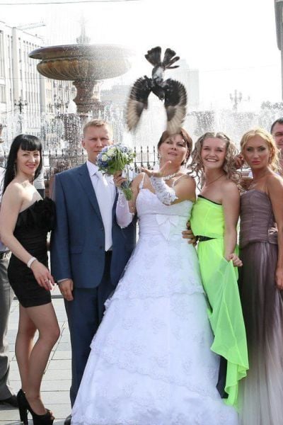 Ridiculous and Funny Wedding Photos