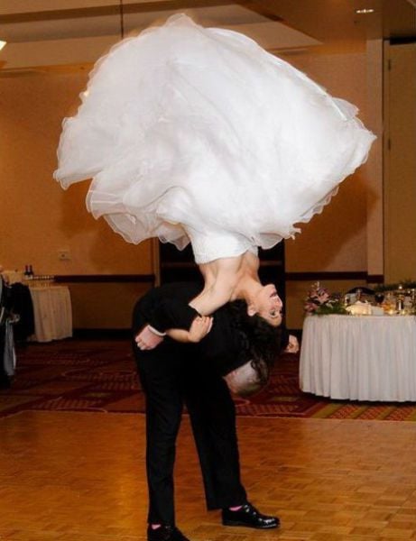 Ridiculous and Funny Wedding Photos