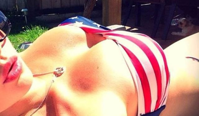USA Ladies Show Their Patriotism Through Their Boobs